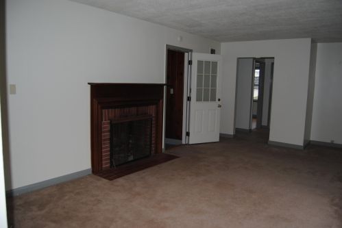 8339 Lk Dr, Milwaukee WI 53217-2816 exterior