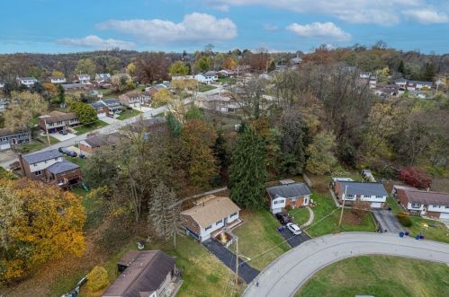 525 Deborah Jane Dr, Pittsburgh, PA 15239-1371