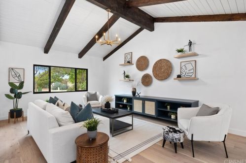 4070 Bakman Ave, North Hollywood CA  91602-3302 exterior