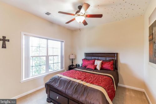 15575 Kelley Farm Ct, Woodbridge VA  22193-5784 exterior