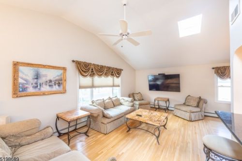 17 Morris Ave, Lincoln Park, NJ 07035-1906