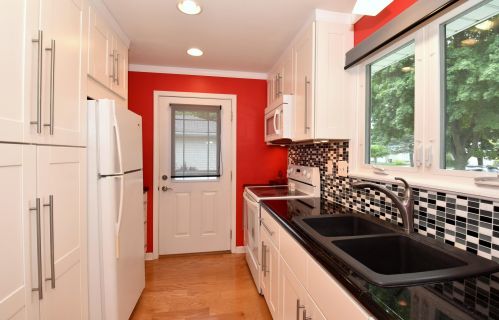 1647 Rushmore Dr, Waukesha WI  53188-2213 exterior