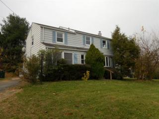 2960 Stephens St, Easton, PA 18045-2636