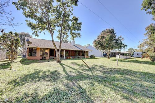 817 Streamlet Ave, Fort Pierce FL 34983-4659 exterior