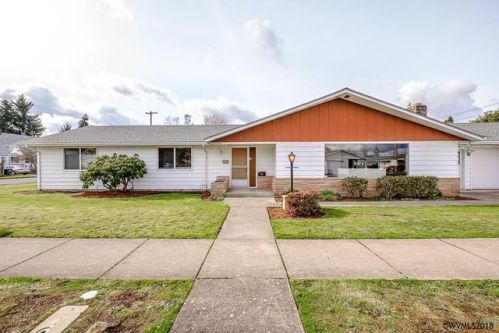 1090 5th St, Lebanon, OR 97355-2513