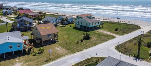 4406 Pabst Rd, Galveston, TX 77554-9798
