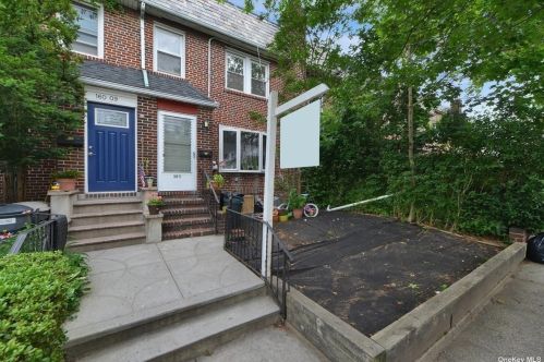 160-11 84th Ave, Jamaica, NY 11432-1246
