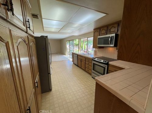 1826 Claudia Ave, Simi Valley CA 93065-3642 exterior