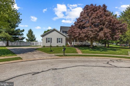 123 Elk Dr, Hanover, PA 17331-8870