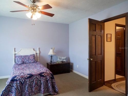 6737 180th Avenue Rd, Ocklawaha FL  32179-7002 exterior