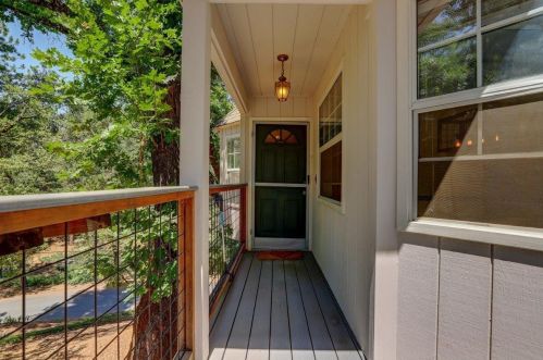 21358 Oak Ridge Dr, Grass Valley, CA 95945-7628
