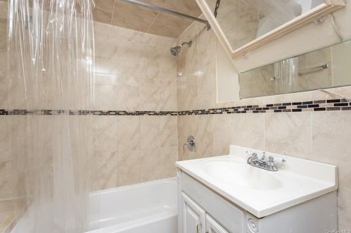 42 Lincoln Pl, White Plains NY  10603-2152 exterior