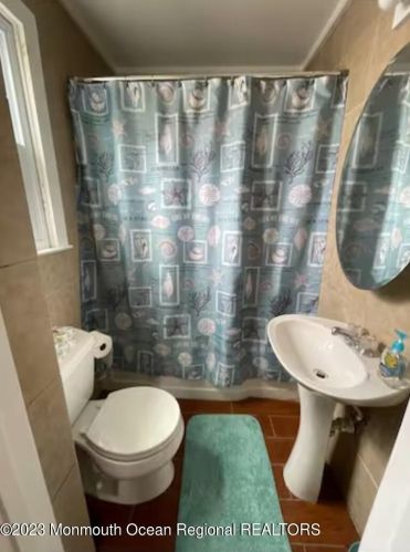 318 Hamilton Ave, Pelican Island NJ  08751-2324 exterior