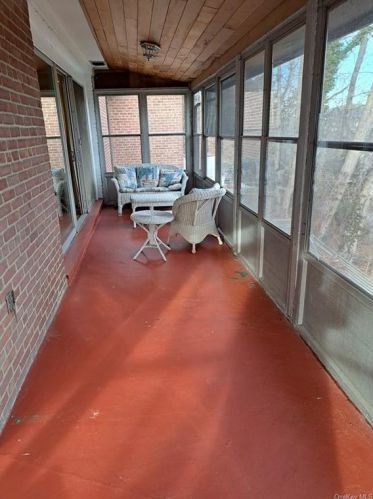 20 Lincoln Pl, White Plains NY  10603-2152 exterior