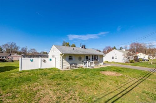 138 Shuttlemeadow Rd, Plainville, CT 06062-3250