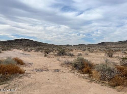 2615 383rd Ave, Tonopah, AZ 85354-7313