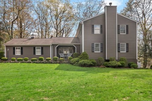 26 Pine Hill Ct, Briarcliff, NY 10510-1742