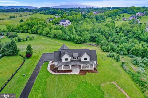 16067 Waterford Crk Cir, Hamilton VA  20158-3342 exterior