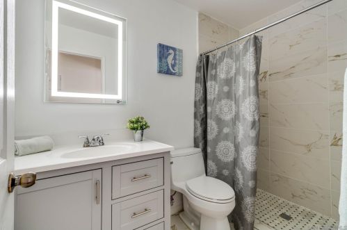 8886 La Cartera St, San Diego CA 92129-3310 exterior