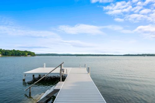 2713 Burries Rd, Chenequa WI  53029-9352 exterior