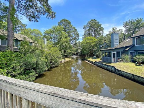 1106 Shadow Lake Cir, Mount Pleasant SC  29464-9039 exterior