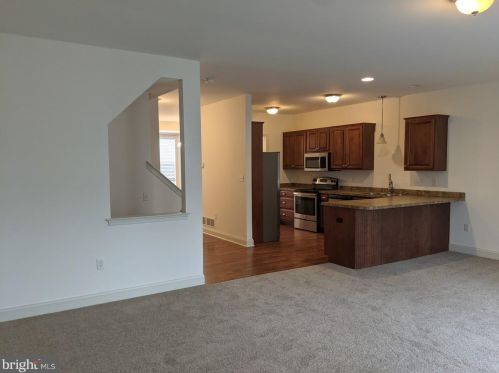 4840 Laurel Valley Ln, West Enola, PA 17025-2290