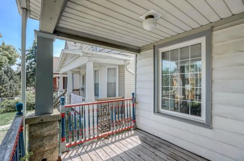 1641 32, Milwaukee WI 53215-2108 exterior