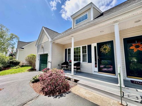 34 Arrow Ln, Raymond, NH 03077-1612