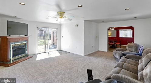 414 Old Country Club Rd, Charles Town WV  25414-5826 exterior