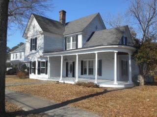 304 Washington St, Nashville, NC 27856-1577