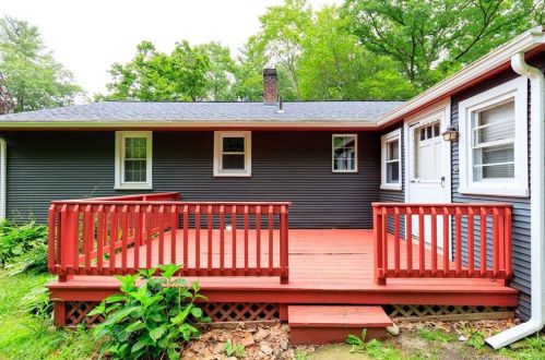 46 Sabin St, Putnam CT  06260-1842 exterior