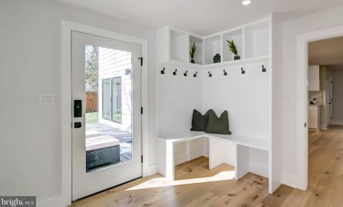 4624 Asbury Pl, Washington DC  20016-4325 exterior