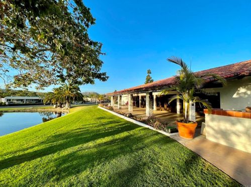 3340 Don Tomaso Dr, Carlsbad CA  92010-3951 exterior