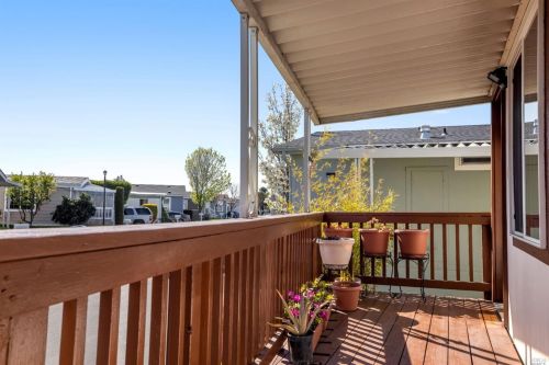 295 Apple Ln, Santa Rosa, CA 95407-6201