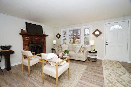 43 Joseph Rd, Salem NH  03079-2021 exterior