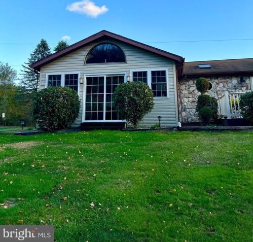 1707 Wetzel Run Dr, Weatherly, PA 18255-2901