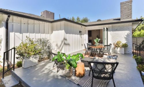 12432 La Maida St, North Hollywood CA  91607-3507 exterior