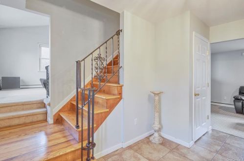 3339 Nutly Cir, Yorktown Hgts NY  10598-1206 exterior