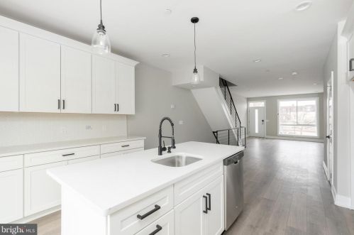 2004 3rd St, Philadelphia, PA 19148-2622