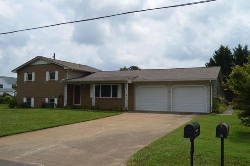 128 Colonial Cir, Seymour, TN 37865-5904