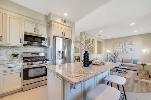 35081 11th St, Union City, CA 94587-3481
