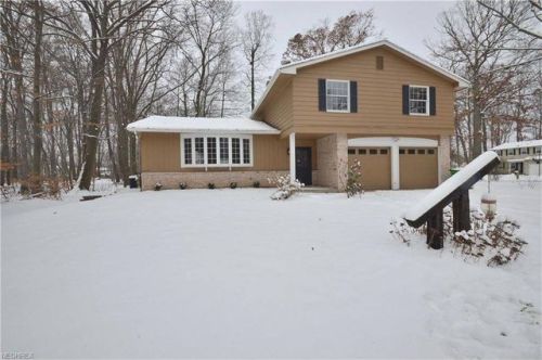 4210 Alicia Trl, Cuyahoga Falls, OH 44224-2306