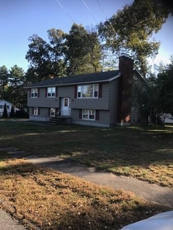 9 Castlewood Dr, Billerica, MA 01821-3203