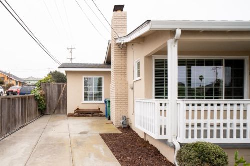 1738 Goodwin St, Seaside CA  93955-4414 exterior