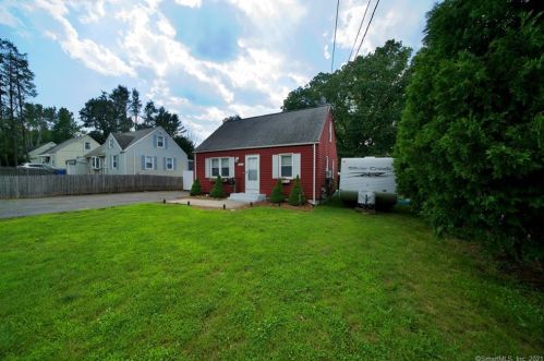 402 Oakland St, Manchester, CT 06042-2193