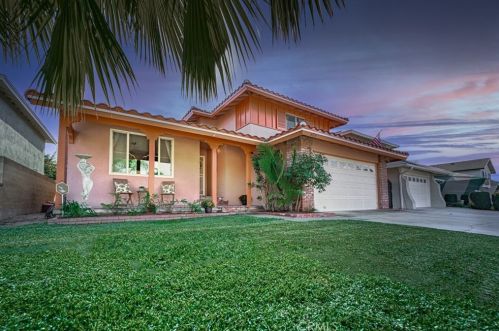 6876 Molokai Dr, Cypress, CA 90630-5725