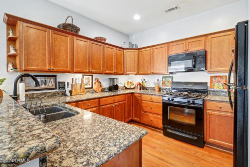 21 Bradford Ct, Beaufort SC  29902-3307 exterior