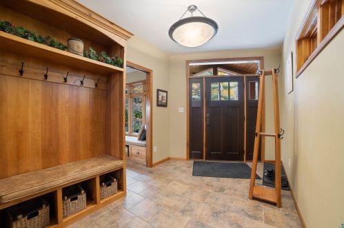 5278 Lakewood Rd, Duluth, MN 55804-2809
