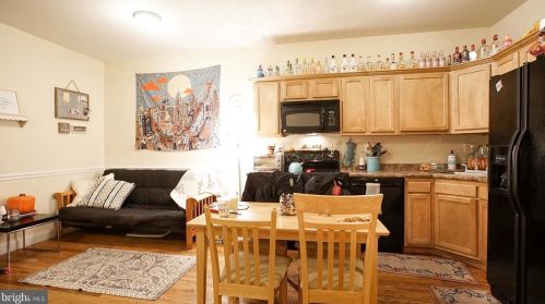 1821 18th St, Philadelphia, PA 19121-3309
