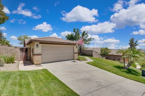 29125 Sunswept Dr, Lake Elsinore, CA 92530-7246